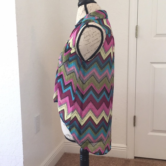 Romantic Sini zigzag Button down Blouse!! - Picture 2 of 7